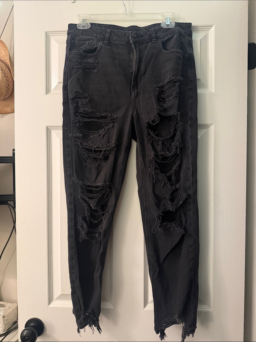 American Eagle Outfitters Black High-Rise Distressed Ripped Jeans